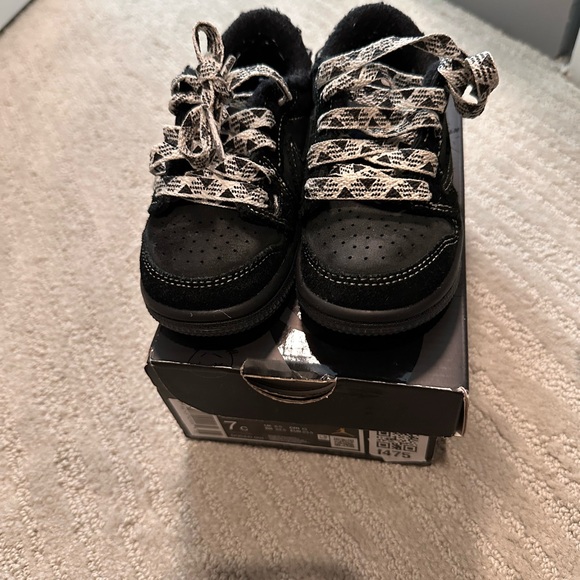 Travis Scott kids - Picture 1 of 4